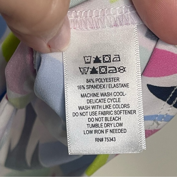 Tommy Bahama Golf Sleeveless 1/4 Zip Front Palm Leaf Top - Picture 3 of 4